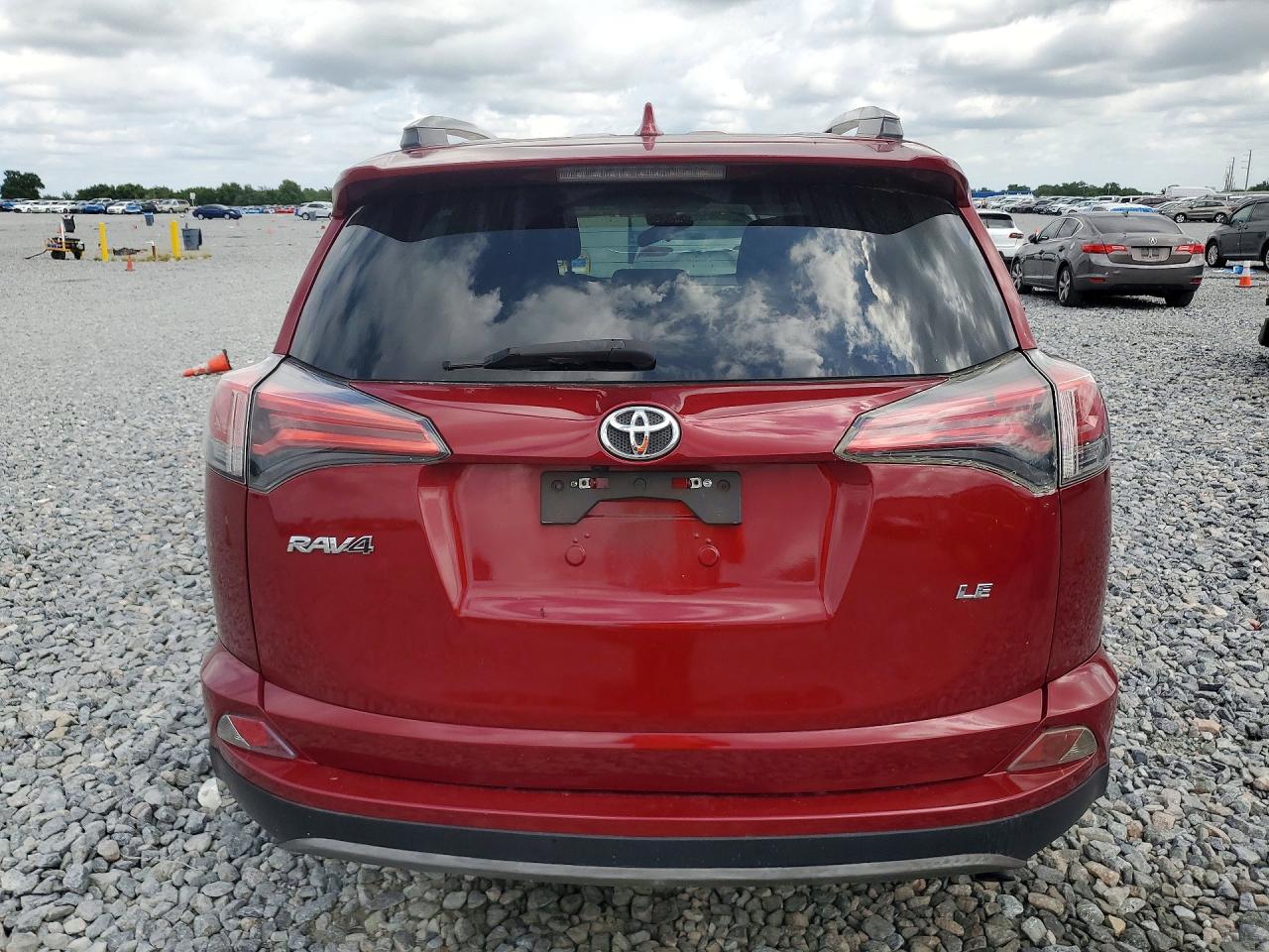 2018 TOYOTA RAV4 LE photo 6