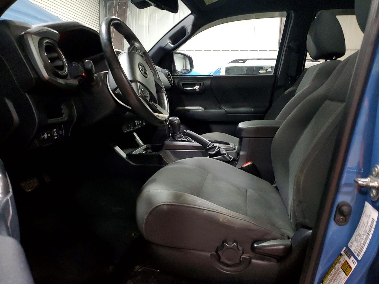 2019 TOYOTA TACOMA TRD SPORT photo 13