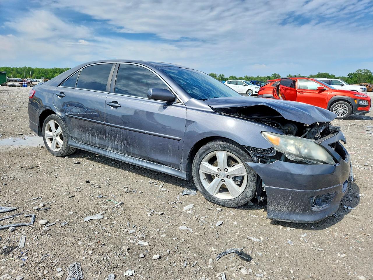 2011 TOYOTA CAMRY SE photo 7