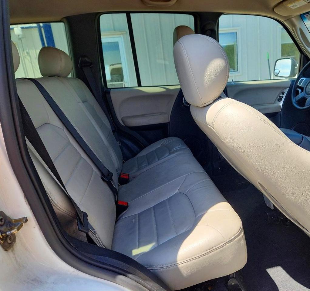 2004 JEEP LIBERTY LIMITED photo 11