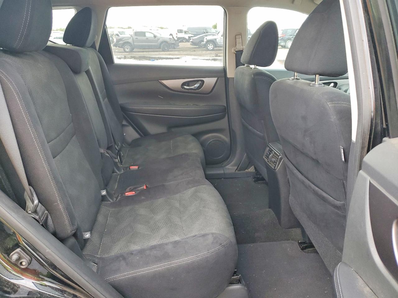 2016 NISSAN ROGUE SV photo 11