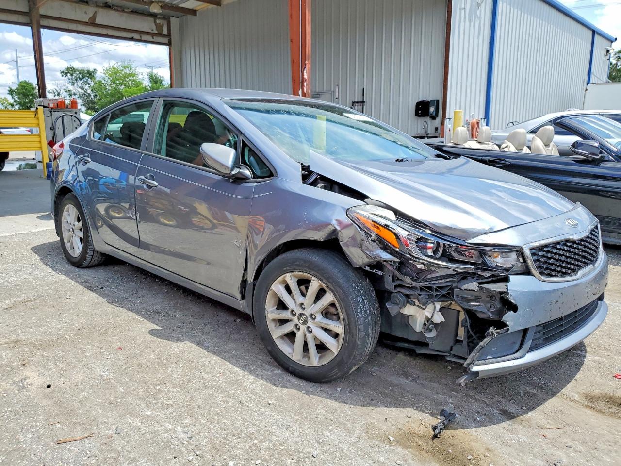 2017 KIA FORTE S photo 4