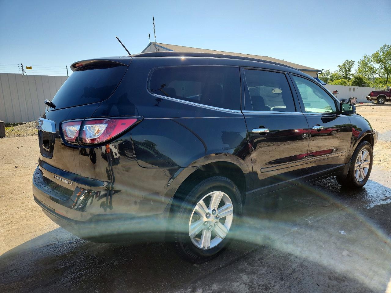 2014 CHEVROLET TRAVERSE LT photo 5