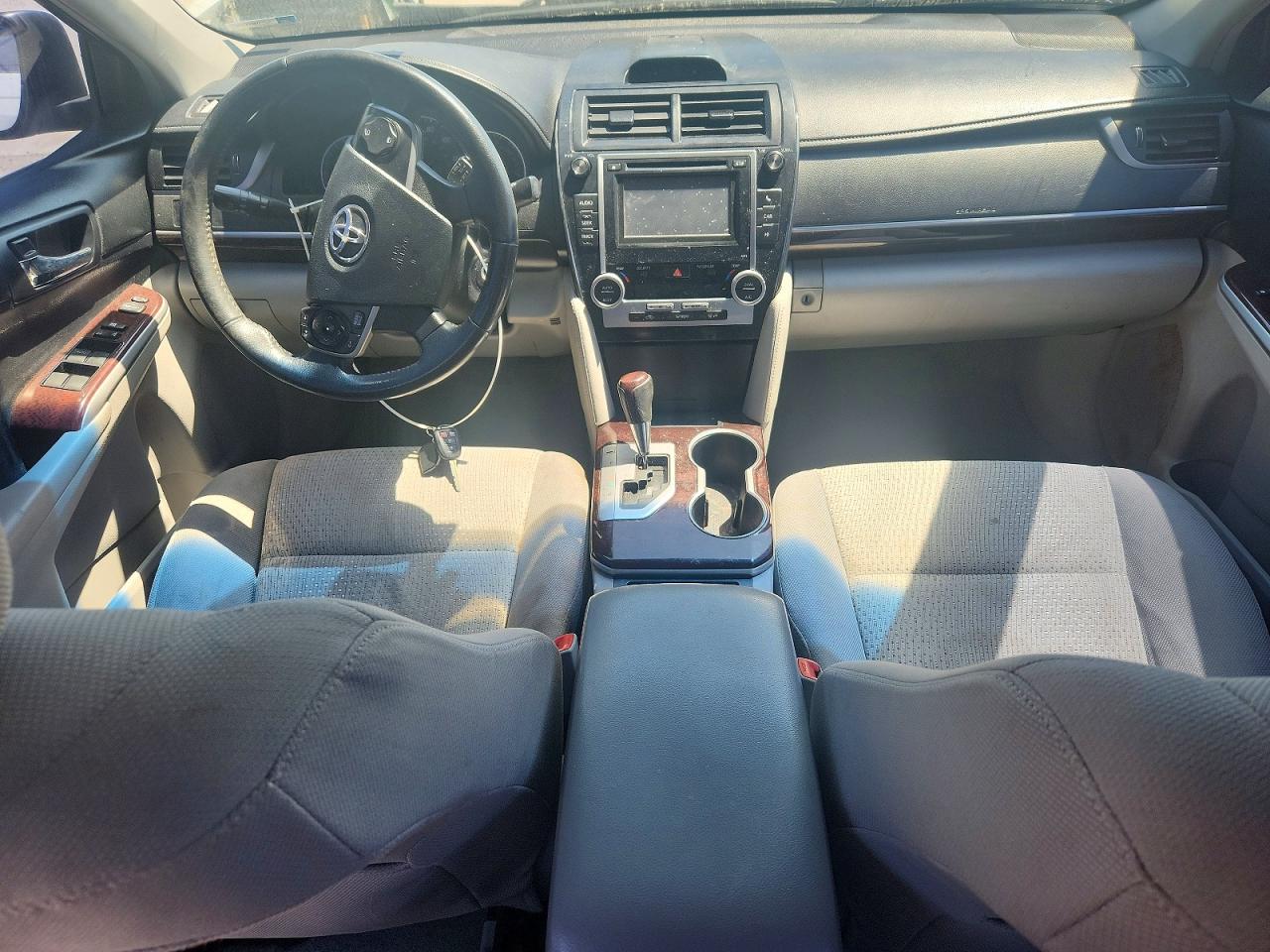 2014 TOYOTA CAMRY XLE photo 22