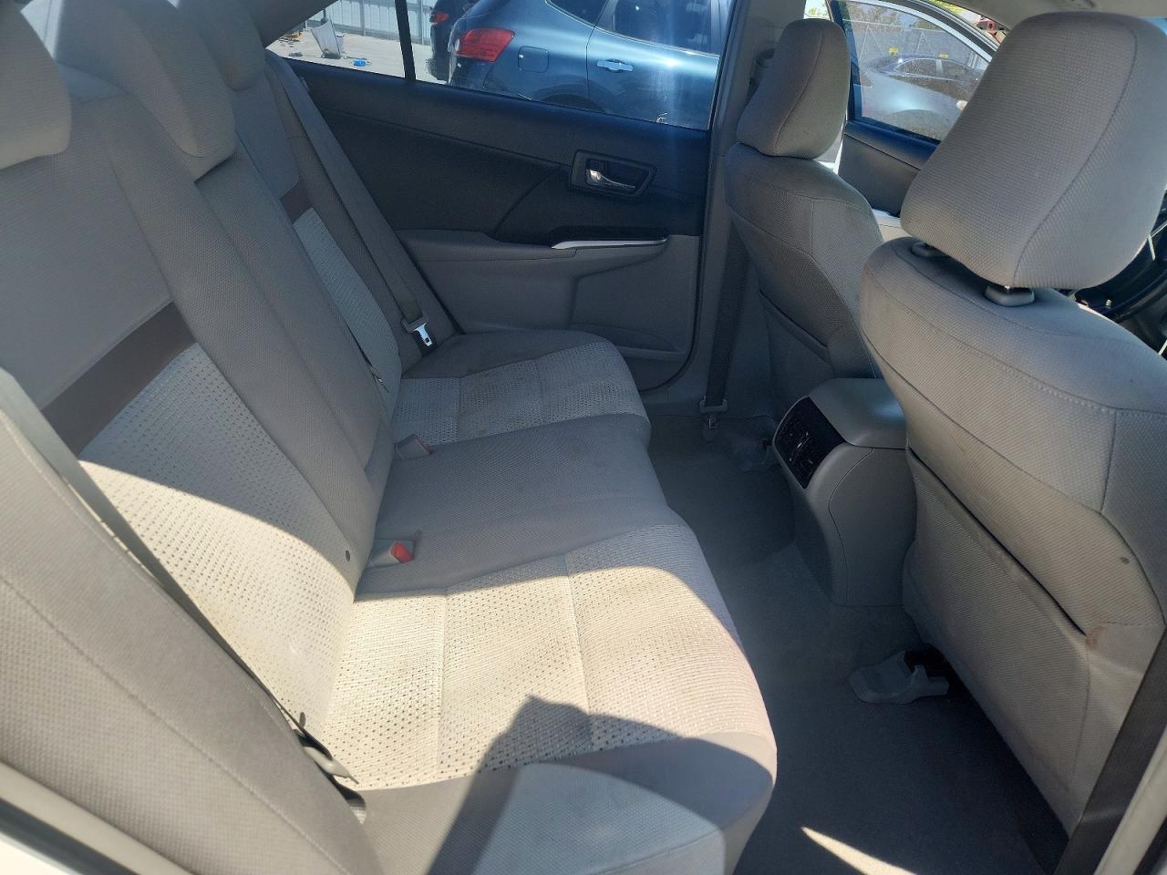 2014 TOYOTA CAMRY XLE photo 28