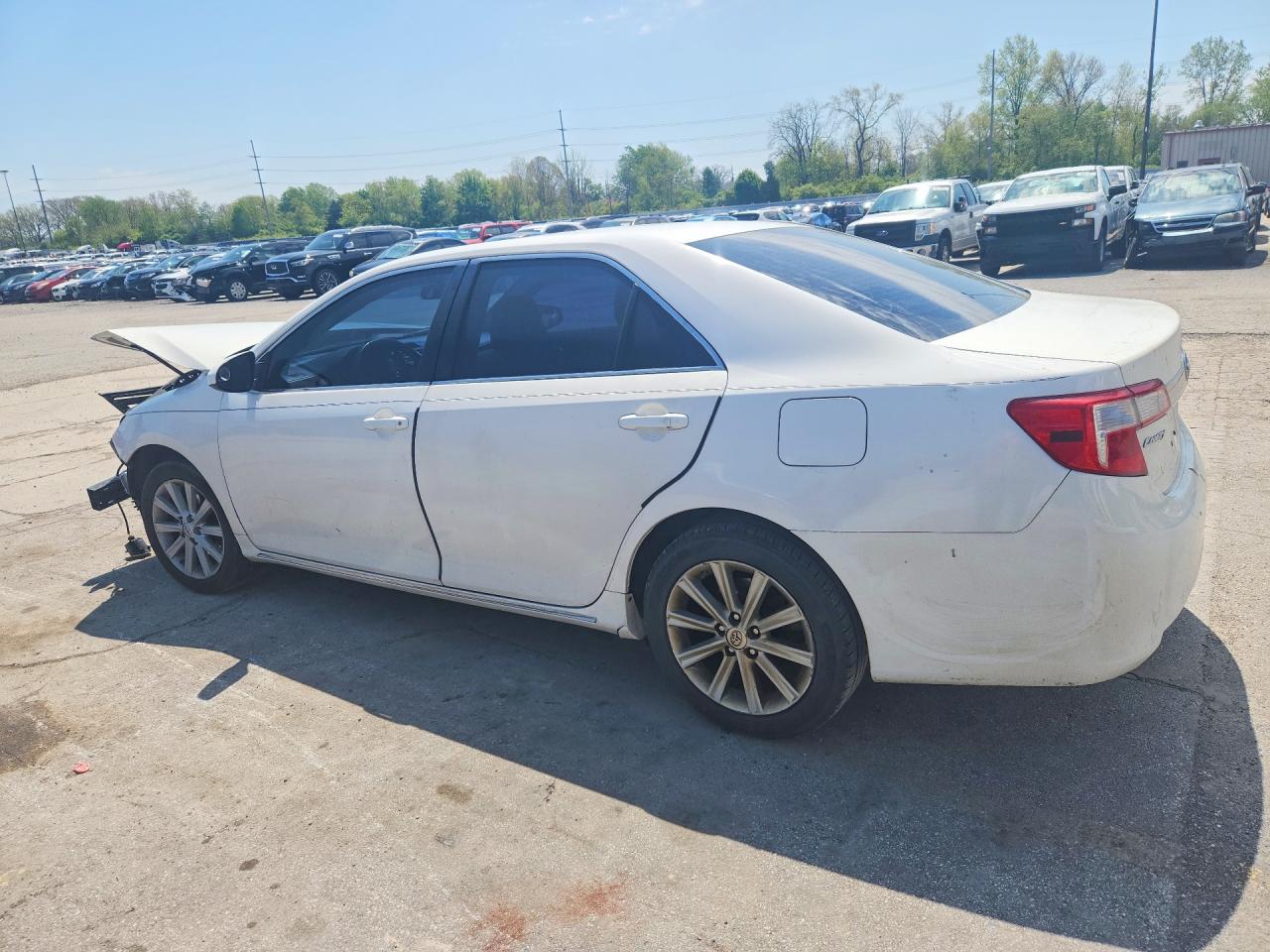 2014 TOYOTA CAMRY XLE photo 4