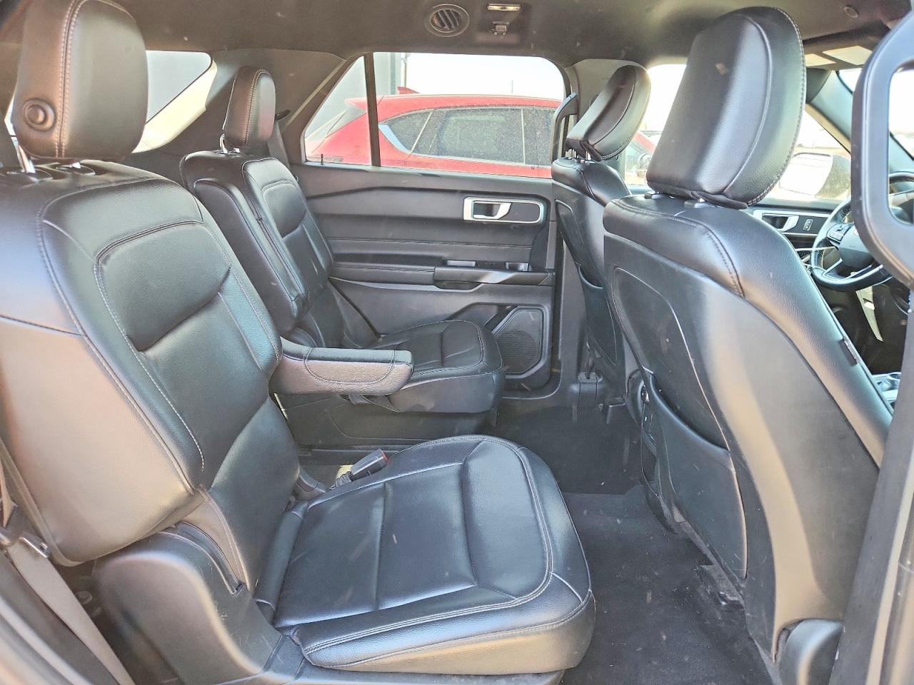2020 FORD EXPLORER XLT photo 31