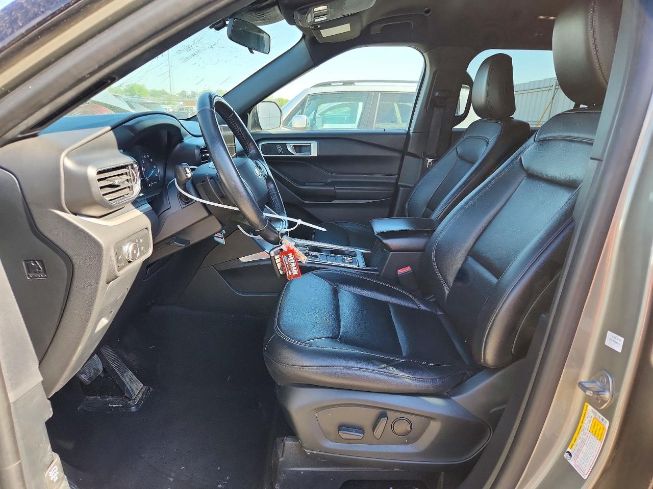 2020 FORD EXPLORER XLT photo 19