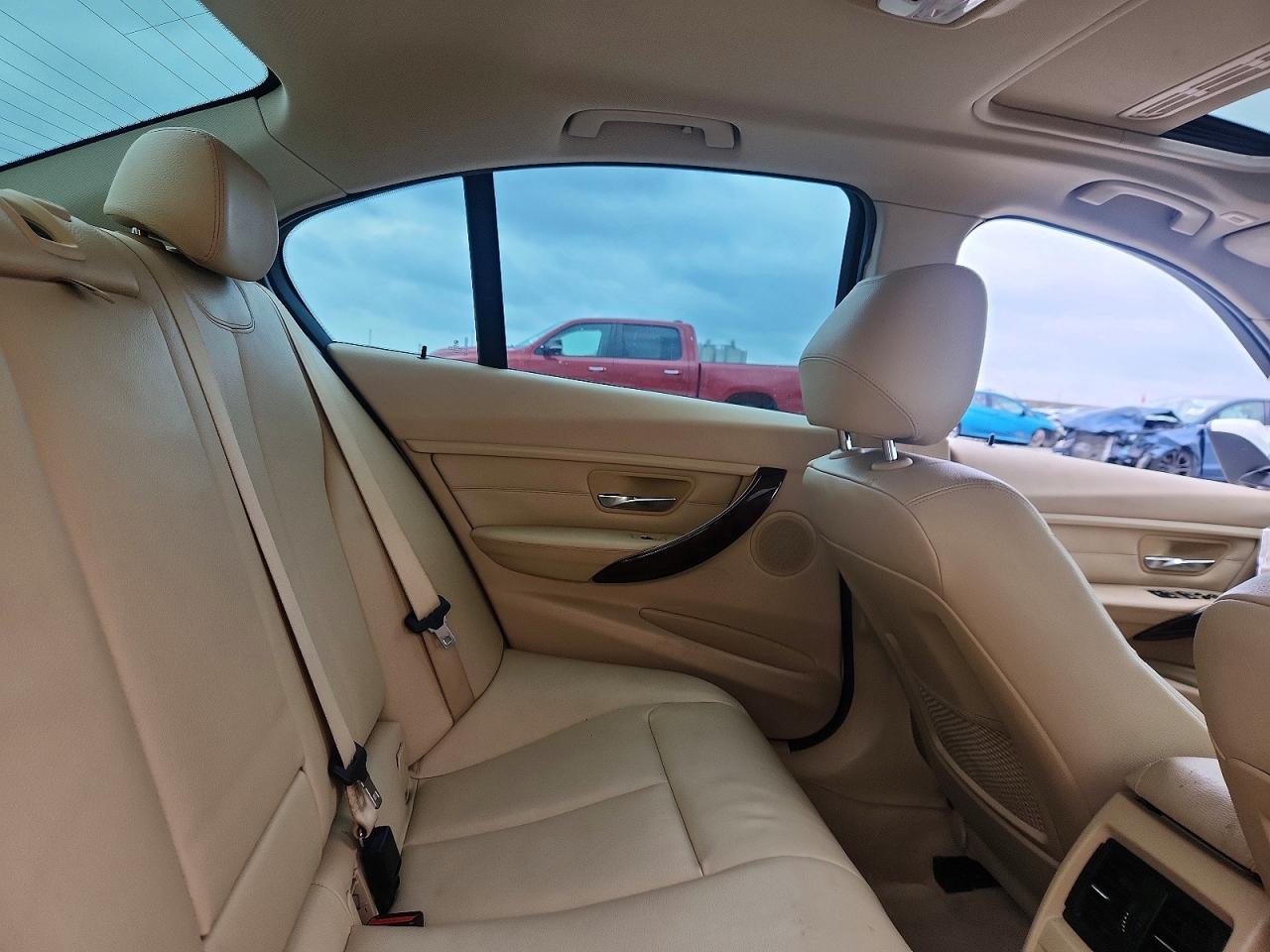 2015 BMW 328 I photo 28