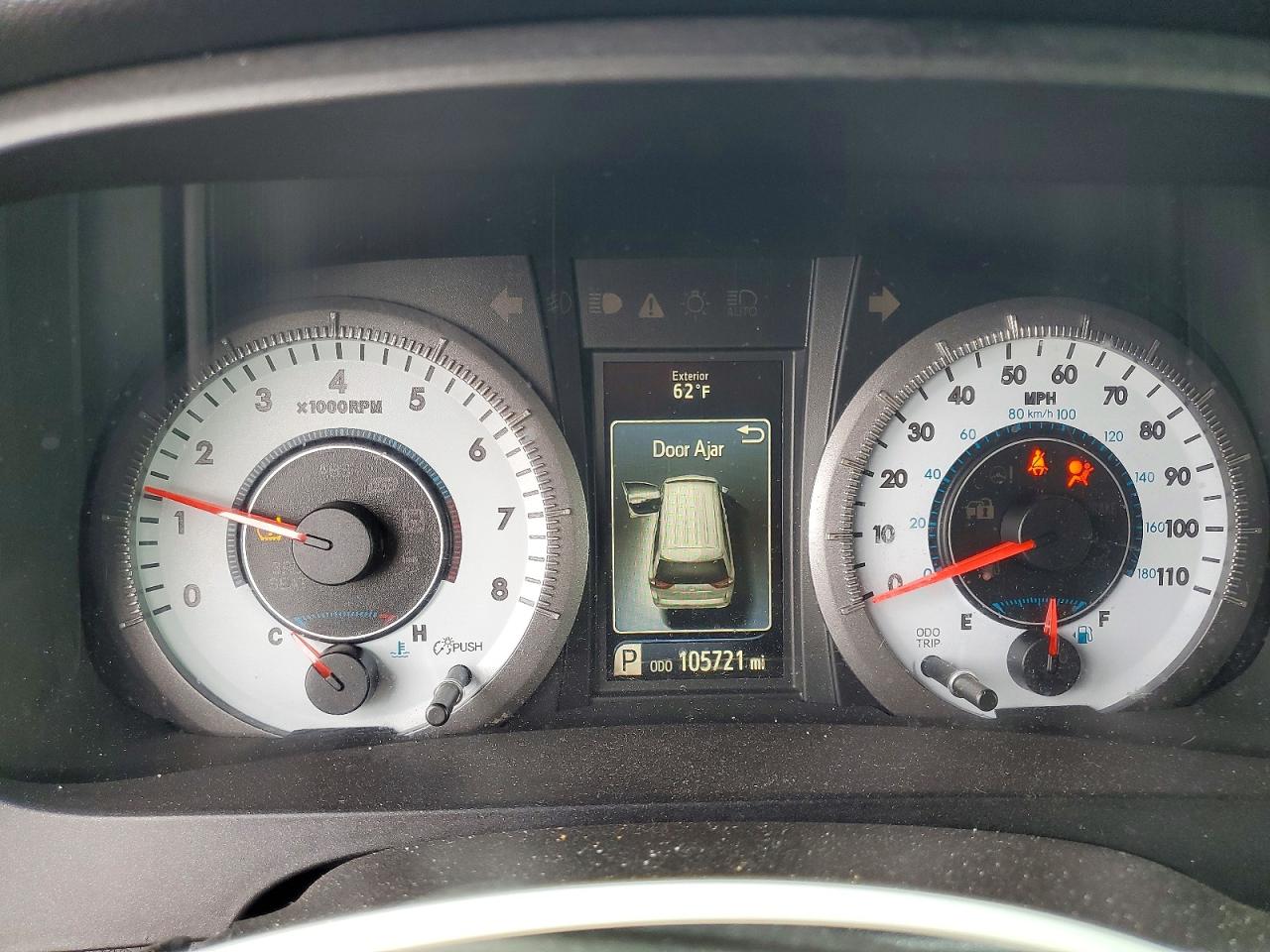 2016 TOYOTA SIENNA SE photo 17