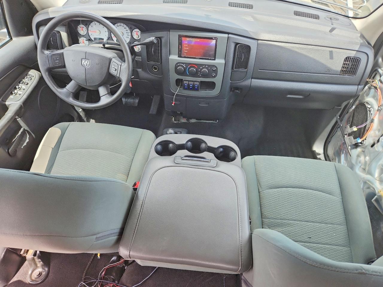 2004 DODGE RAM 1500 ST photo 8