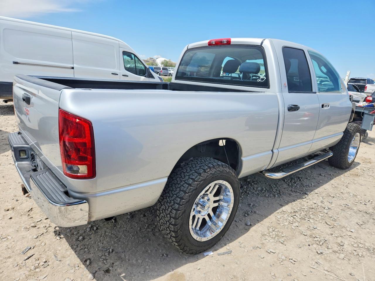 2004 DODGE RAM 1500 ST photo 3