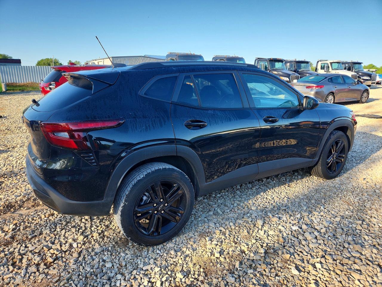 2025 CHEVROLET TRAX ACTIV photo 3