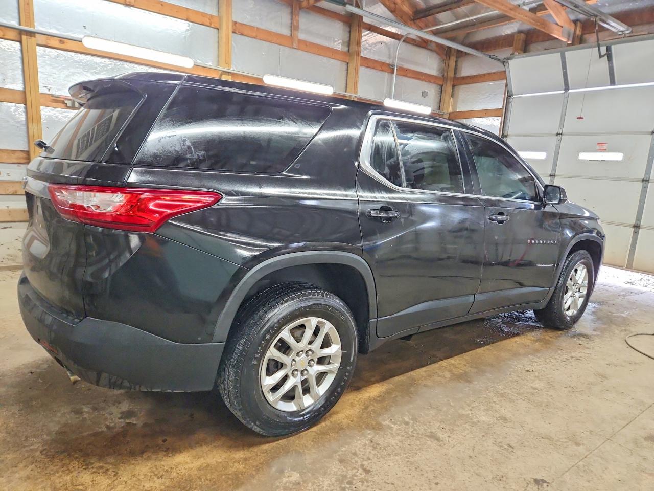 2019 CHEVROLET TRAVERSE LS photo 5