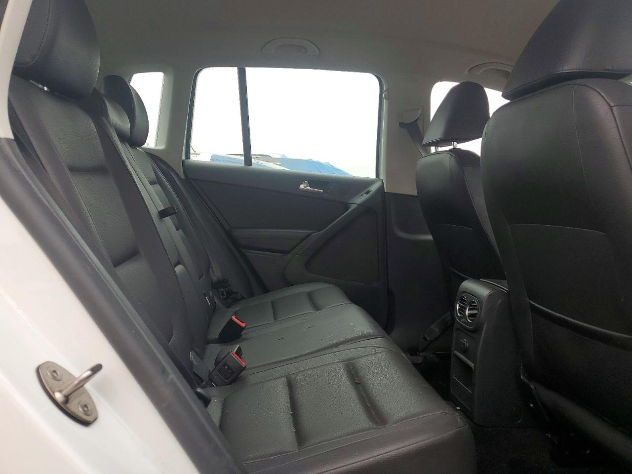 2016 VOLKSWAGEN TIGUAN S photo 21