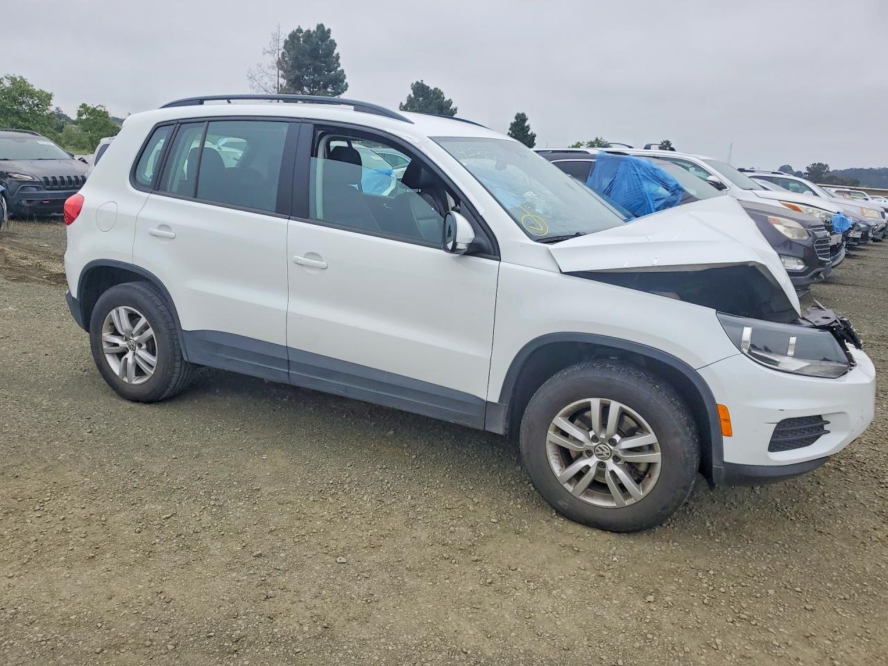 2016 VOLKSWAGEN TIGUAN S photo 7