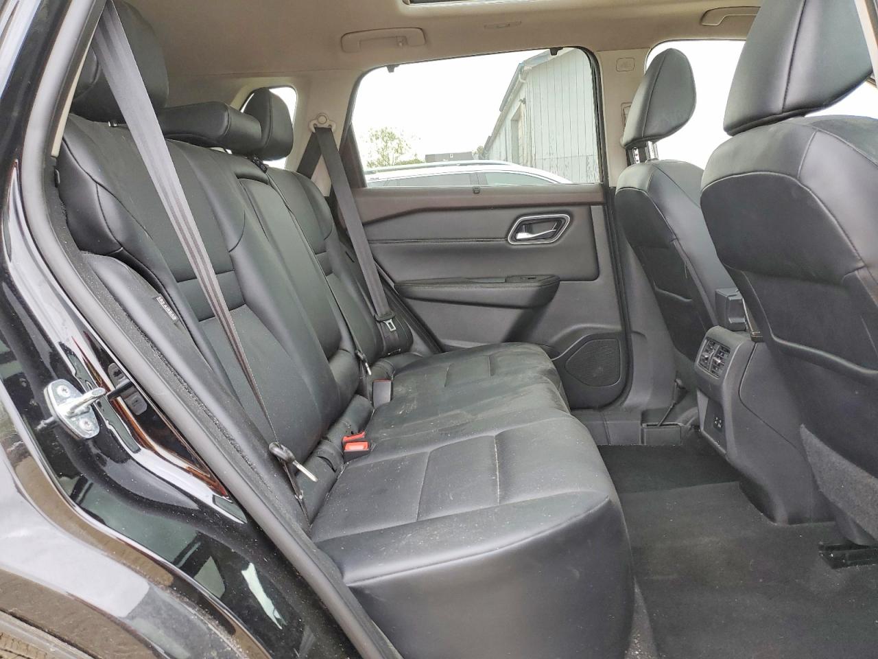 2021 NISSAN ROGUE SV photo 21