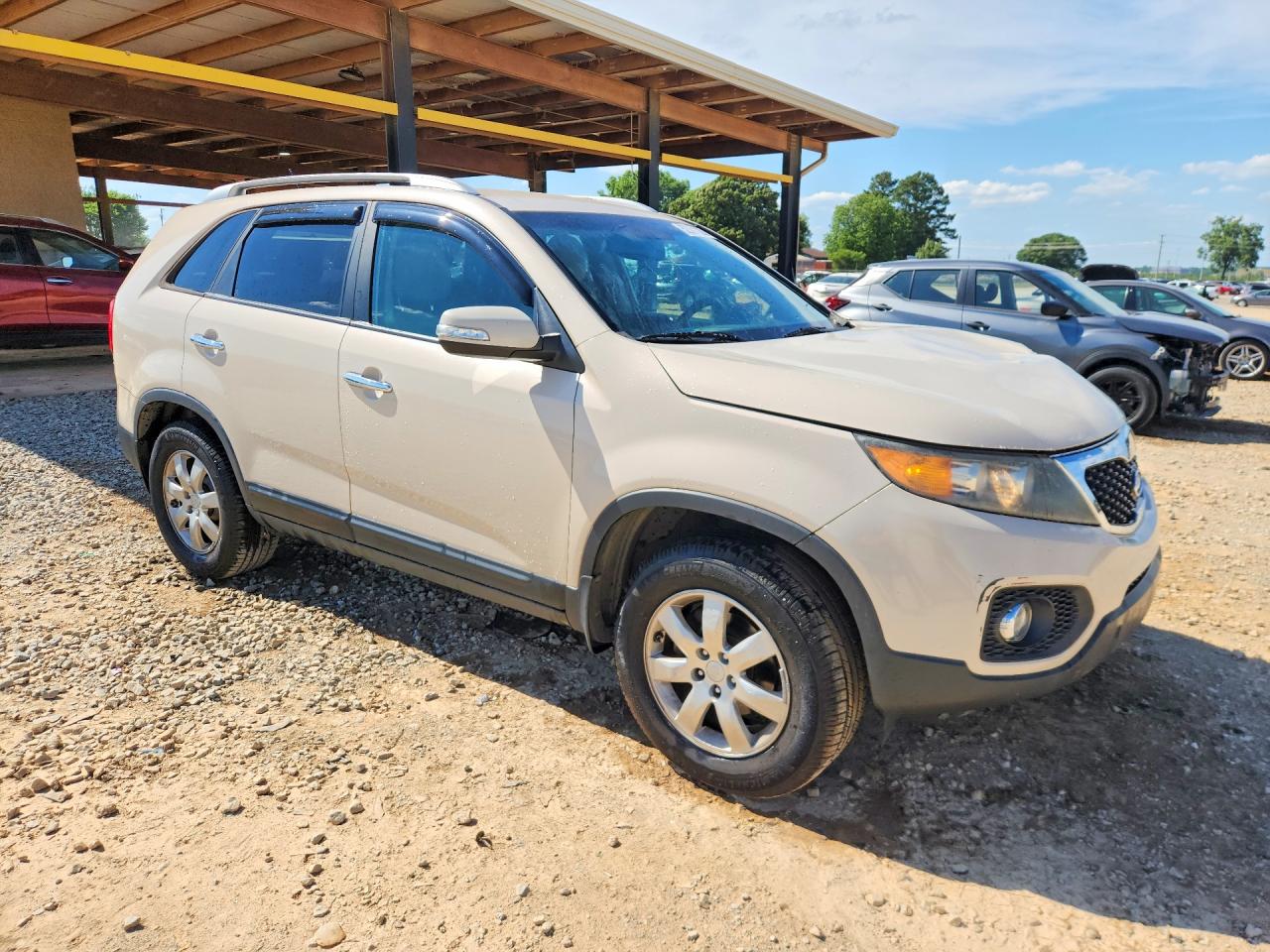 2011 KIA SORENTO LX photo 4
