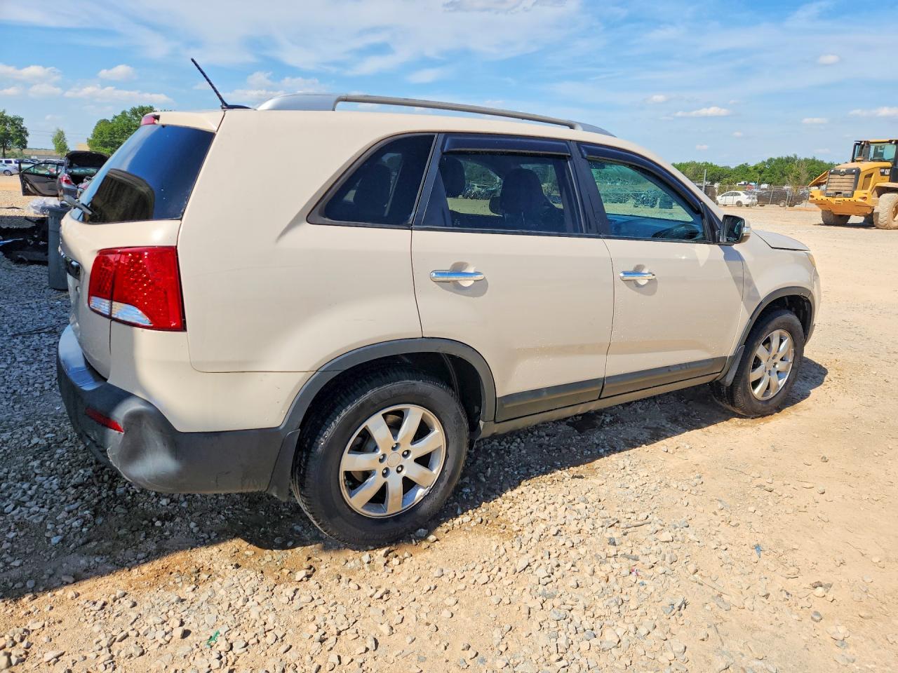 2011 KIA SORENTO LX photo 3