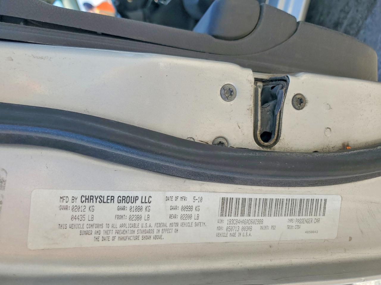 2010 DODGE CALIBER SXT photo 12