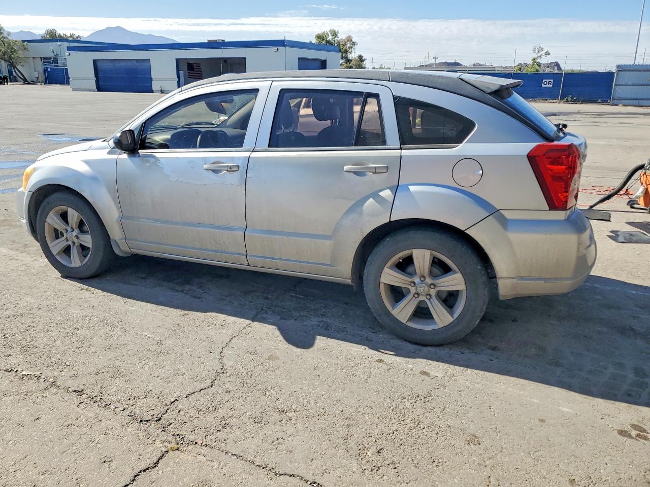 2010 DODGE CALIBER SXT photo 2