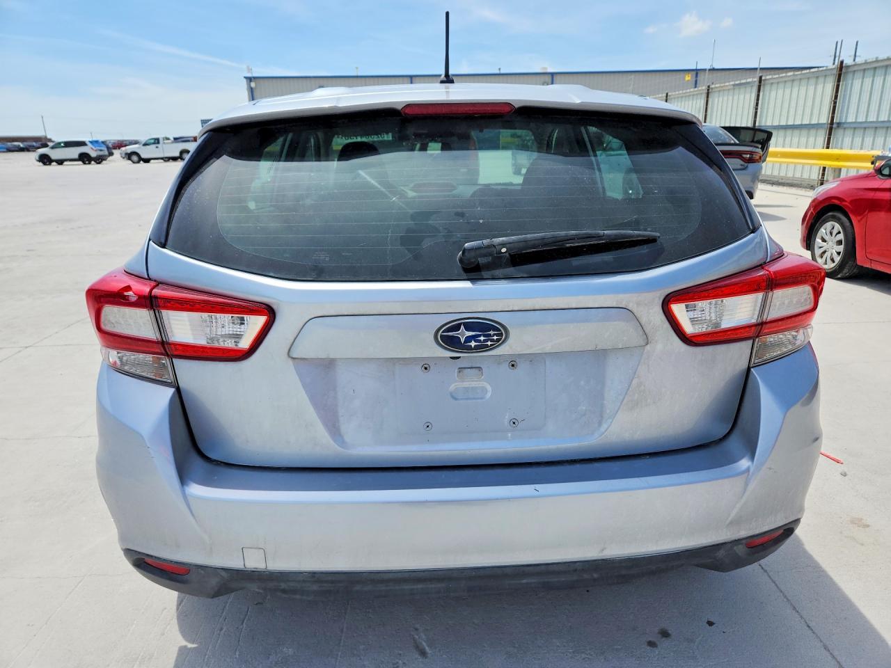 2019 SUBARU IMPREZA photo 16