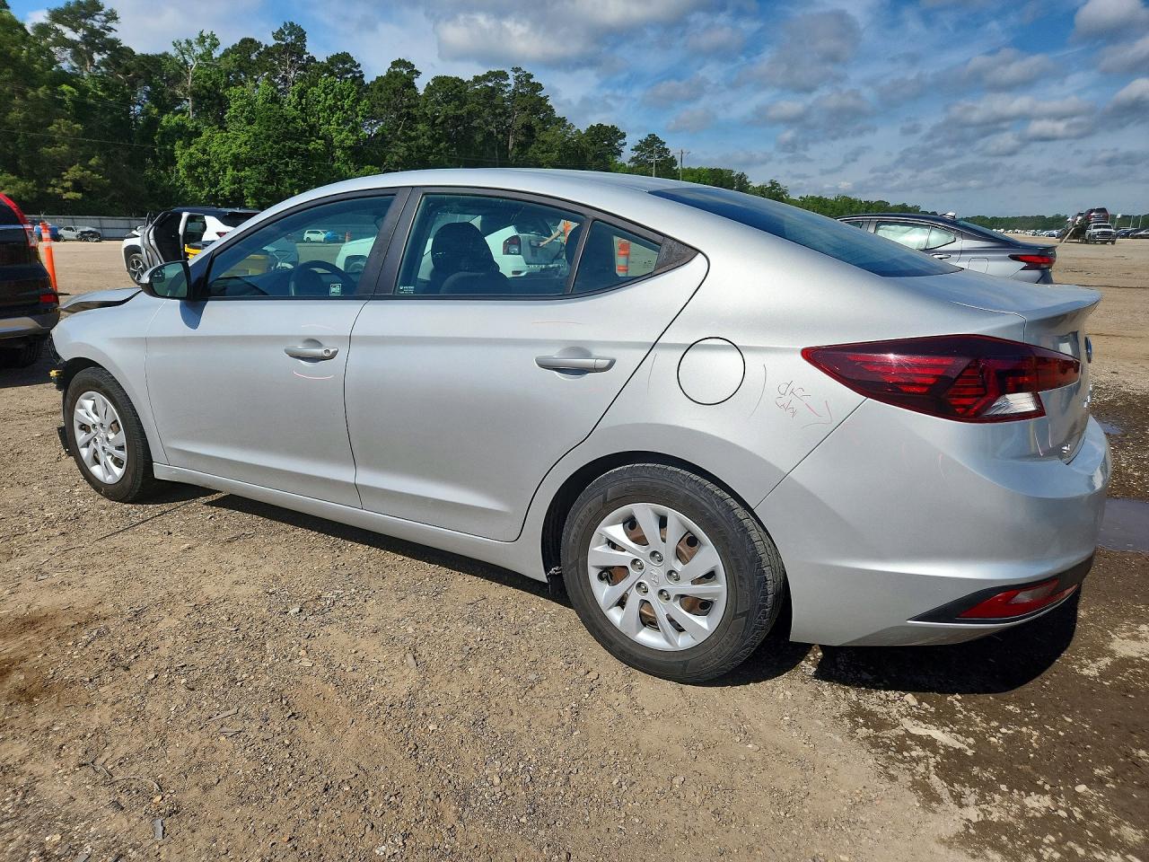 2019 HYUNDAI ELANTRA SE photo 4