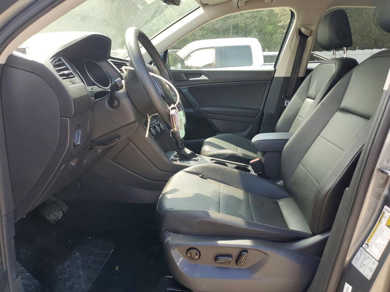 2020 VOLKSWAGEN TIGUAN SE photo 19