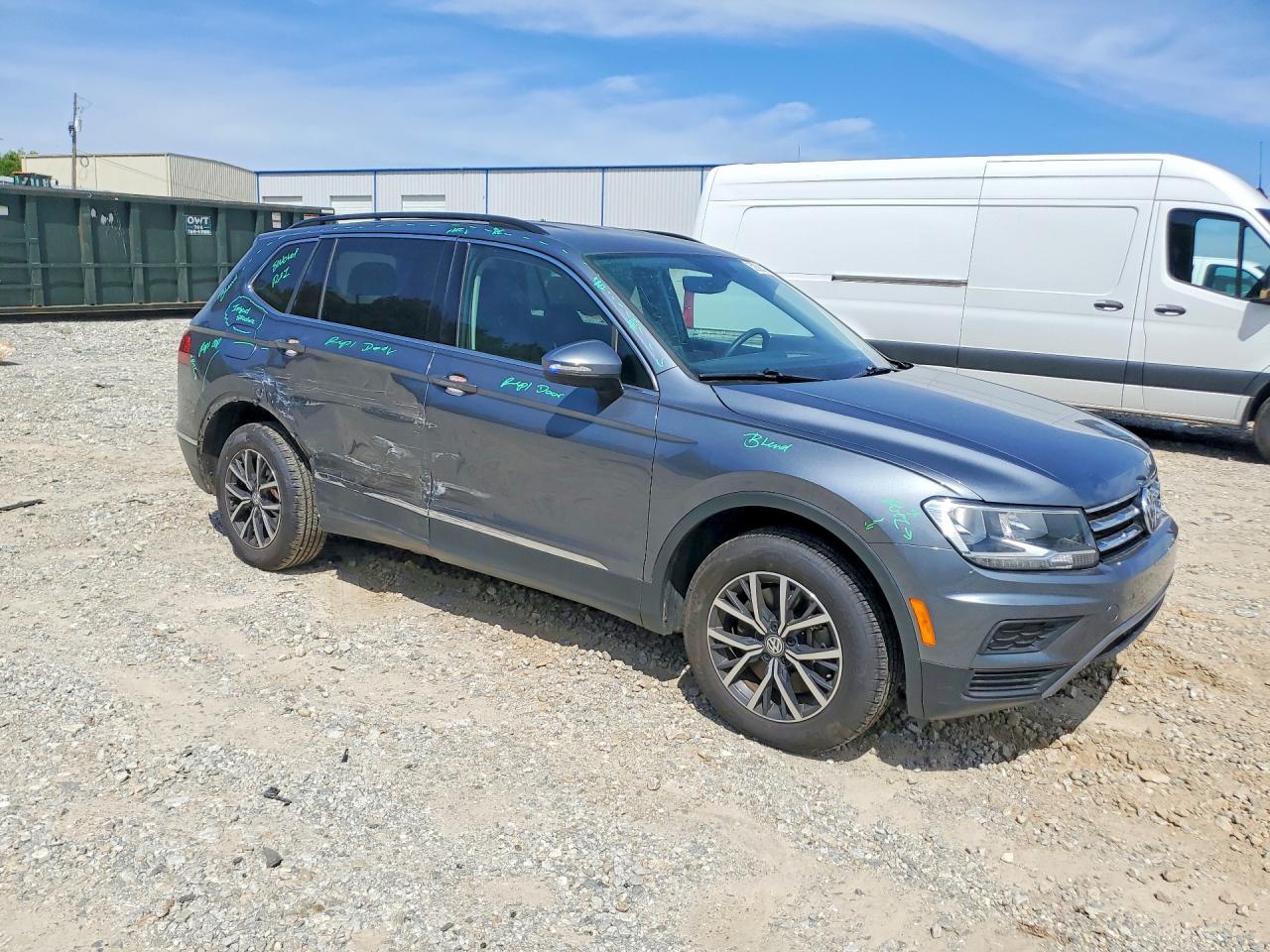 2020 VOLKSWAGEN TIGUAN SE photo 10
