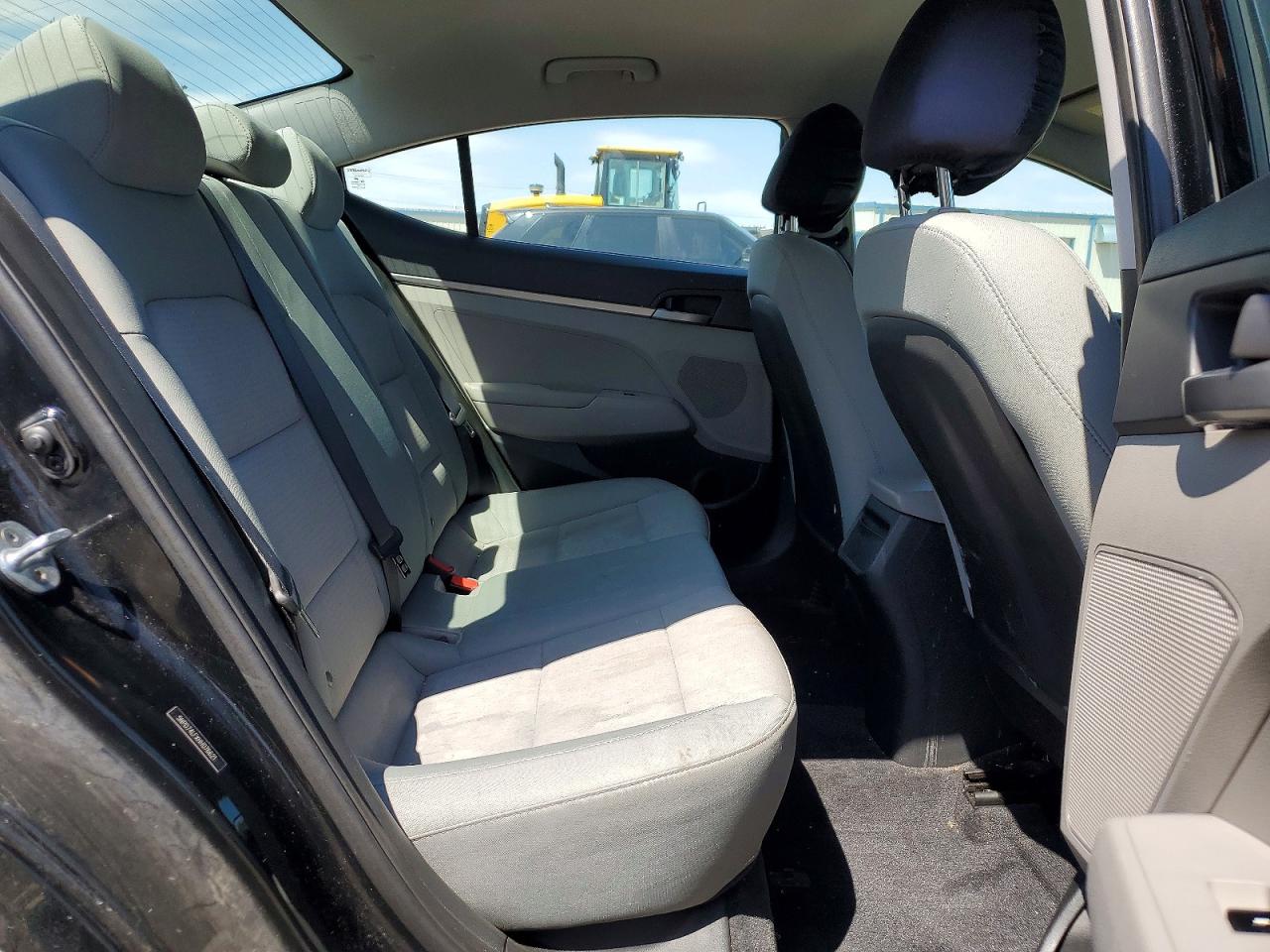2017 HYUNDAI ELANTRA SE photo 28