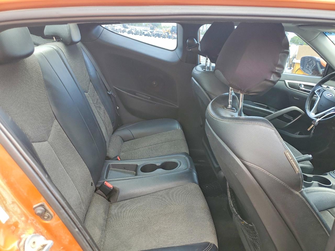 2013 HYUNDAI VELOSTER BASE photo 19