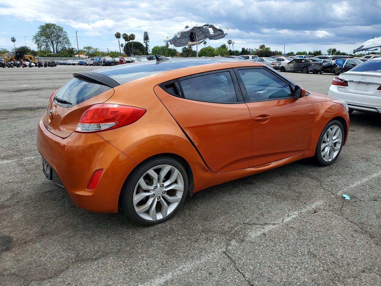 2013 HYUNDAI VELOSTER BASE photo 5
