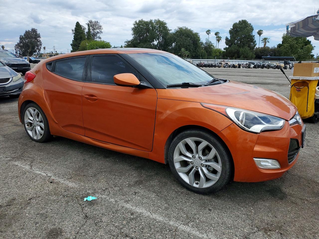 2013 HYUNDAI VELOSTER BASE photo 7