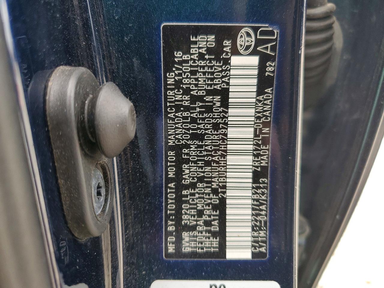 2017 TOYOTA COROLLA LE photo 25