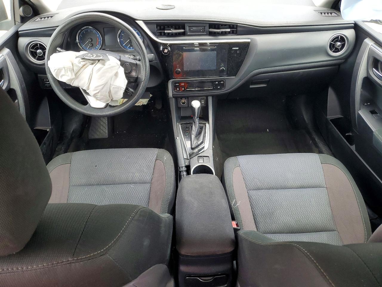 2017 TOYOTA COROLLA LE photo 15