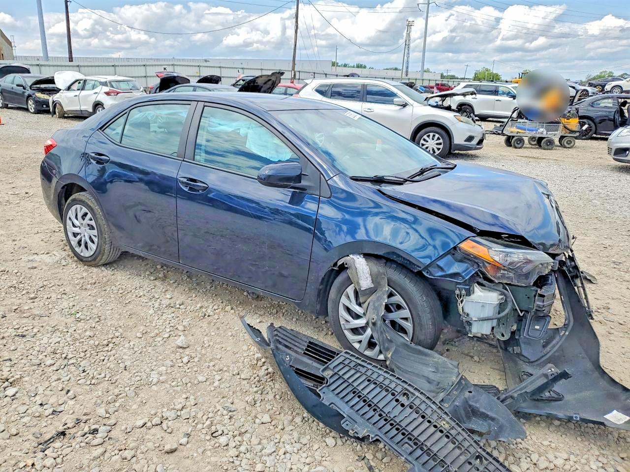 2017 TOYOTA COROLLA LE photo 7