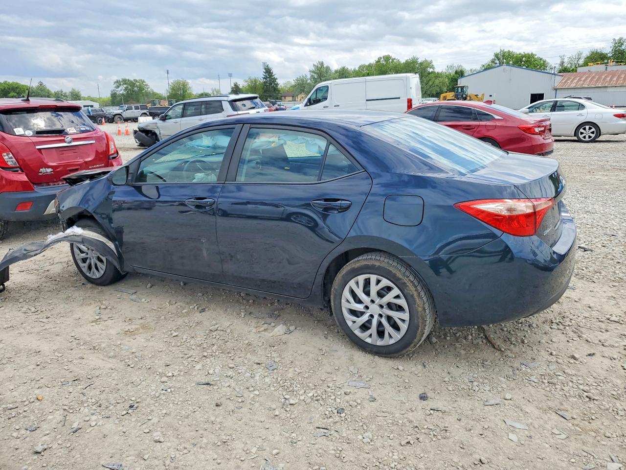 2017 TOYOTA COROLLA LE photo 3