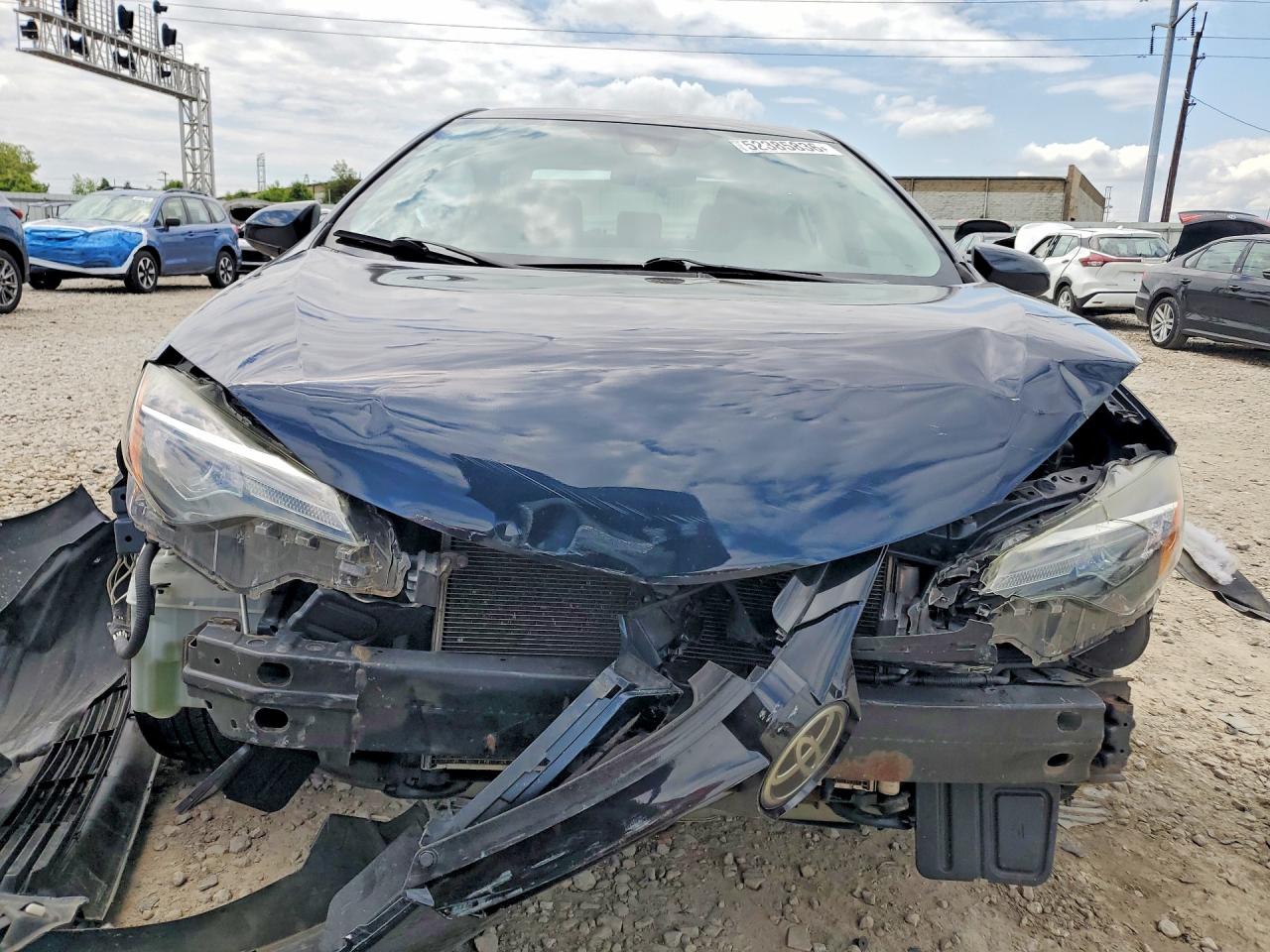 2017 TOYOTA COROLLA LE photo 9