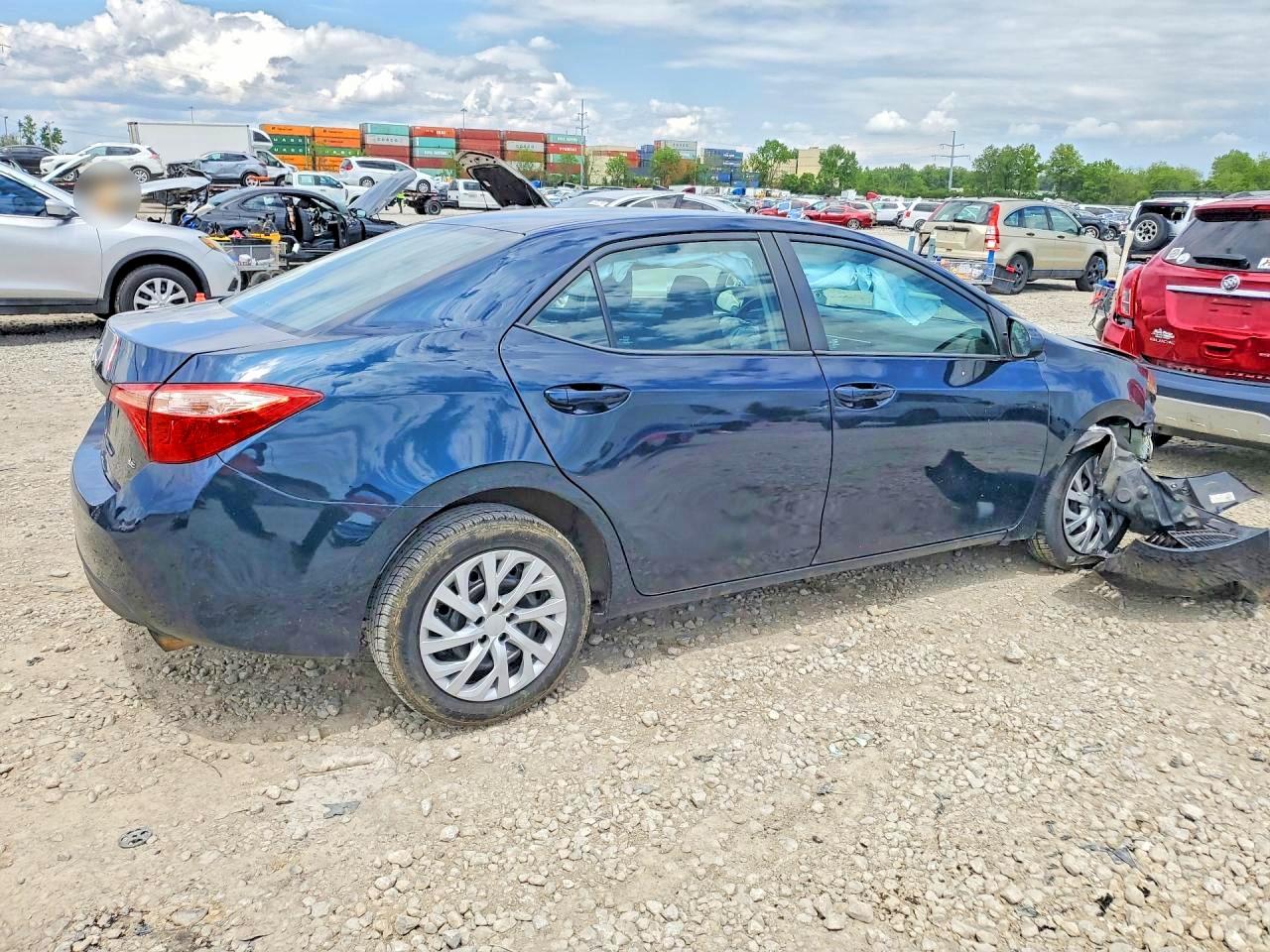 2017 TOYOTA COROLLA LE photo 5