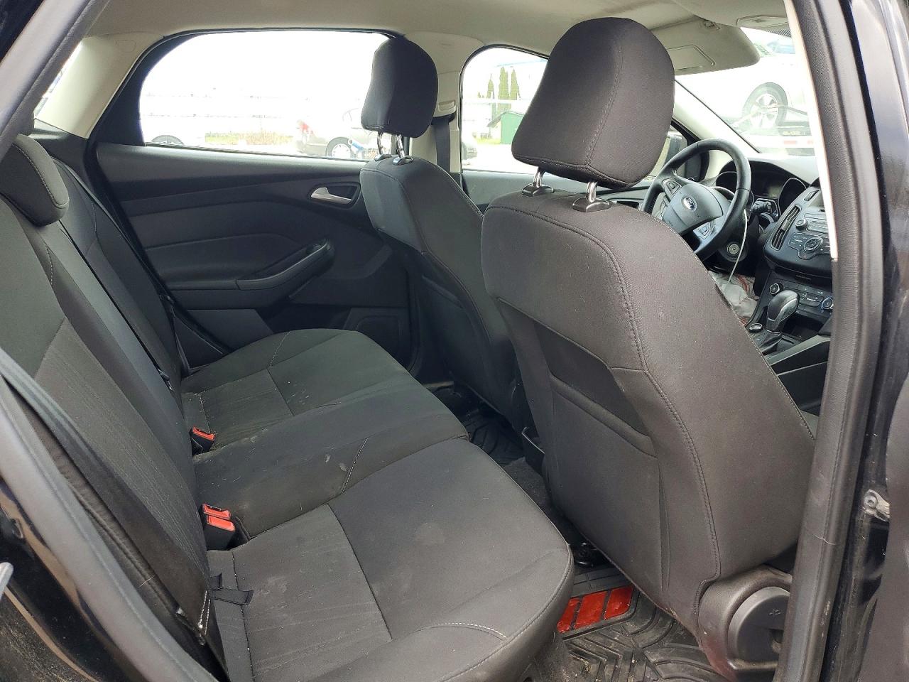 2017 FORD FOCUS SE photo 19