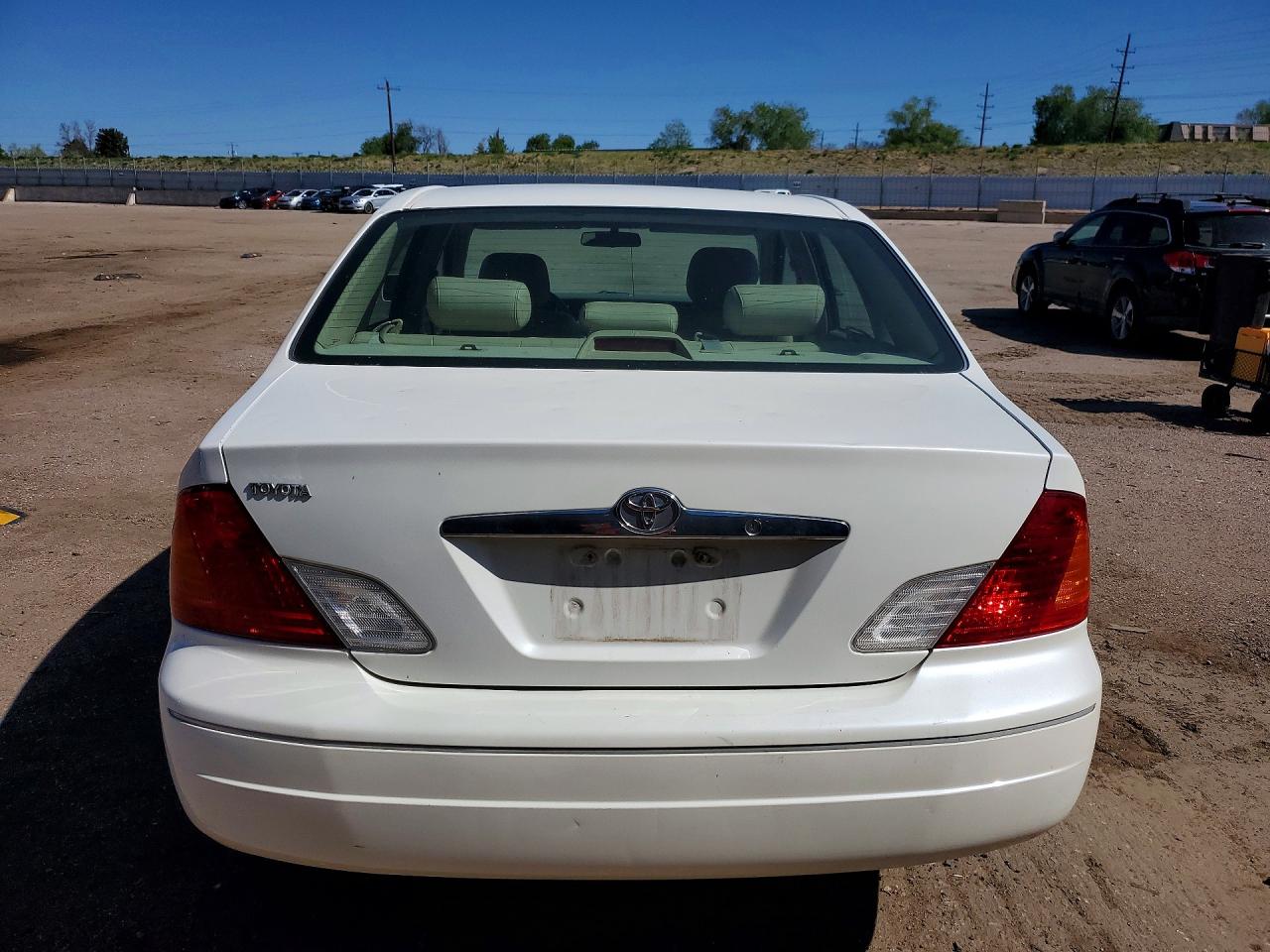 2001 TOYOTA AVALON XL photo 16