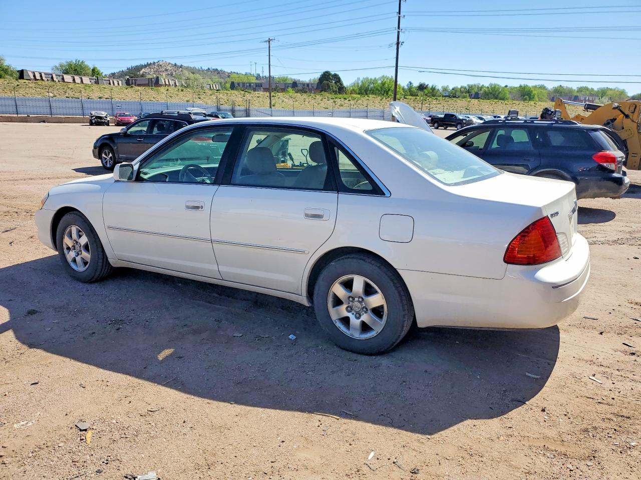 2001 TOYOTA AVALON XL photo 4