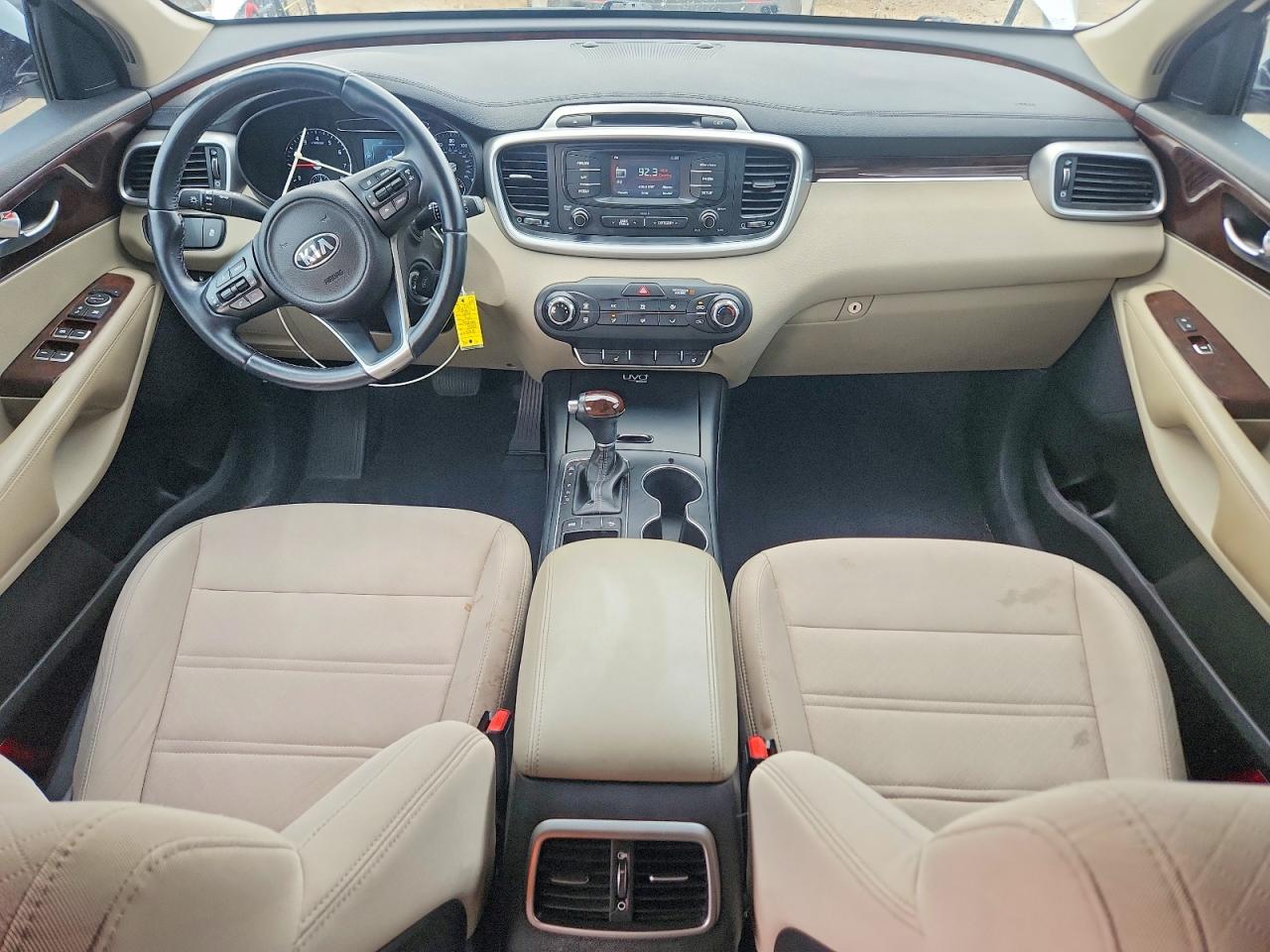 2016 KIA SORENTO LX photo 15