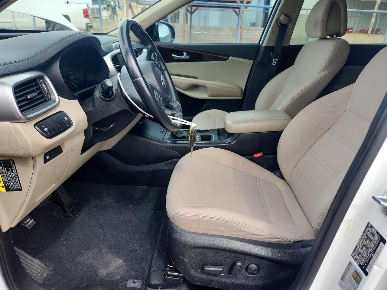 2016 KIA SORENTO LX photo 13