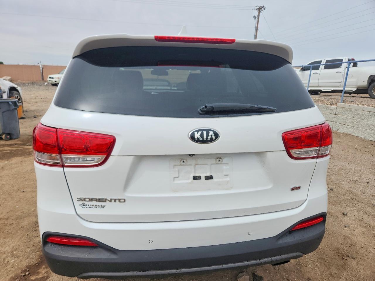 2016 KIA SORENTO LX photo 11
