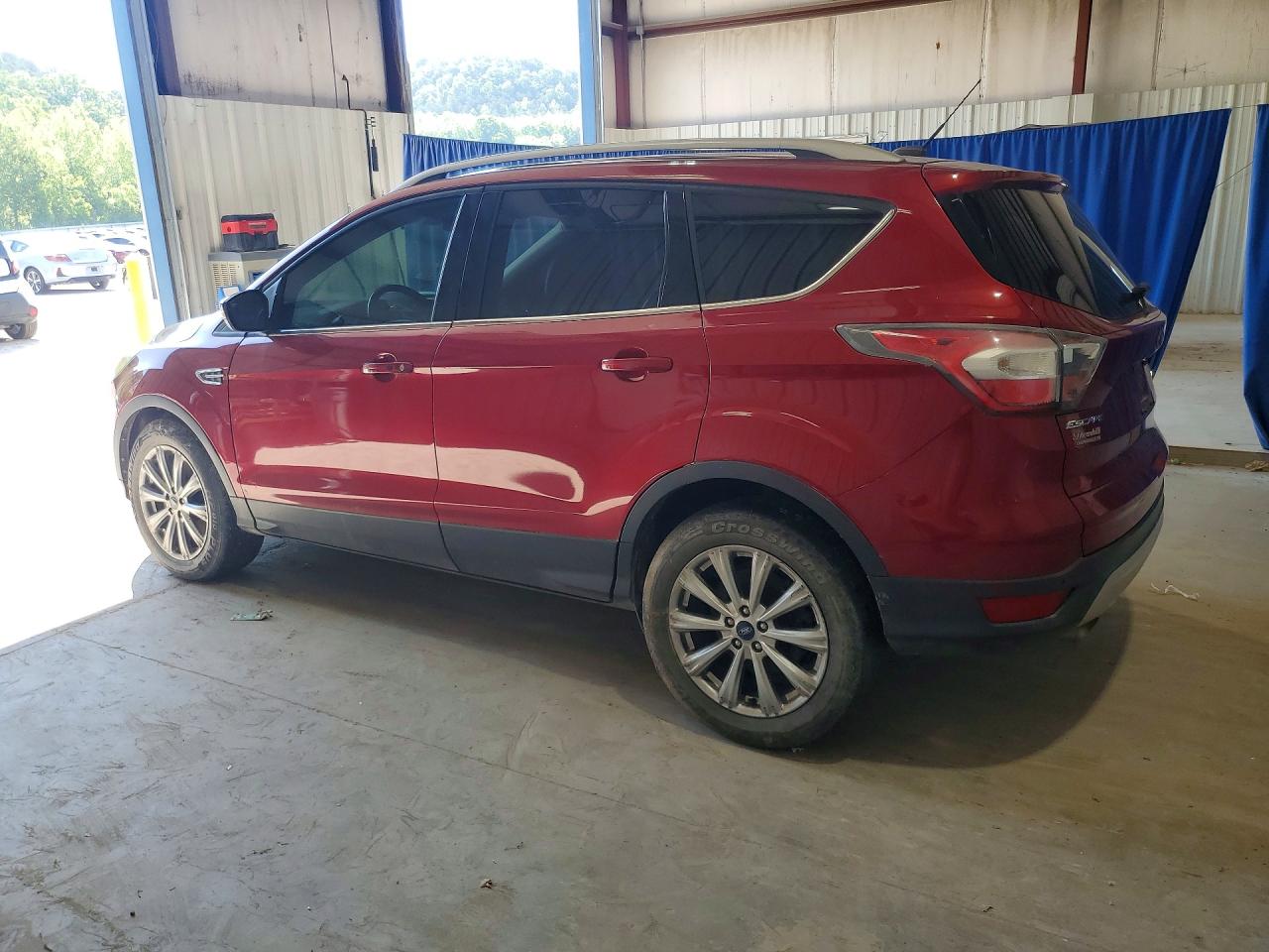 2017 FORD ESCAPE photo 3