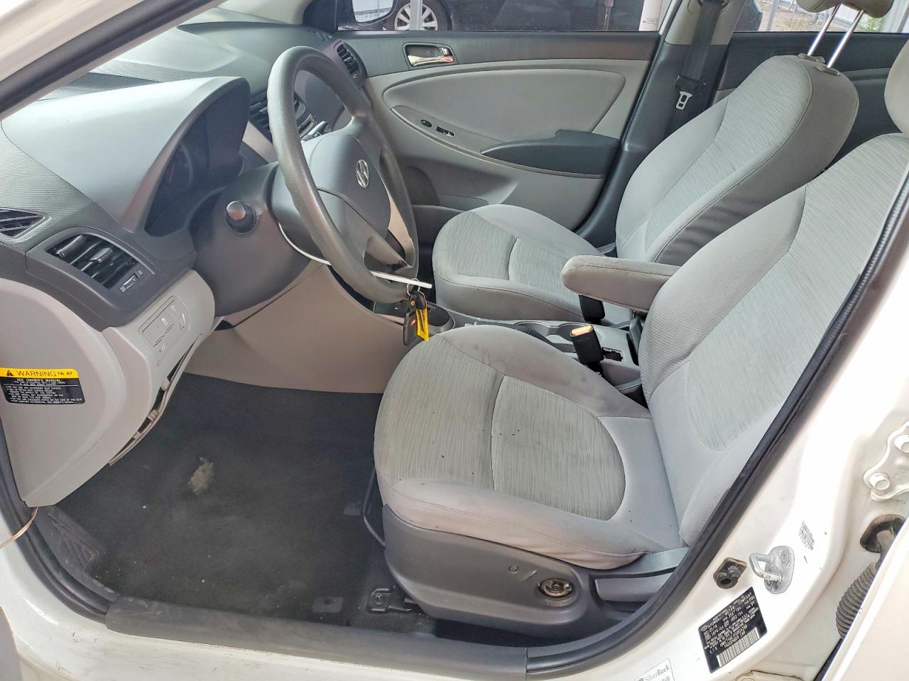 2015 HYUNDAI ACCENT GLS photo 13