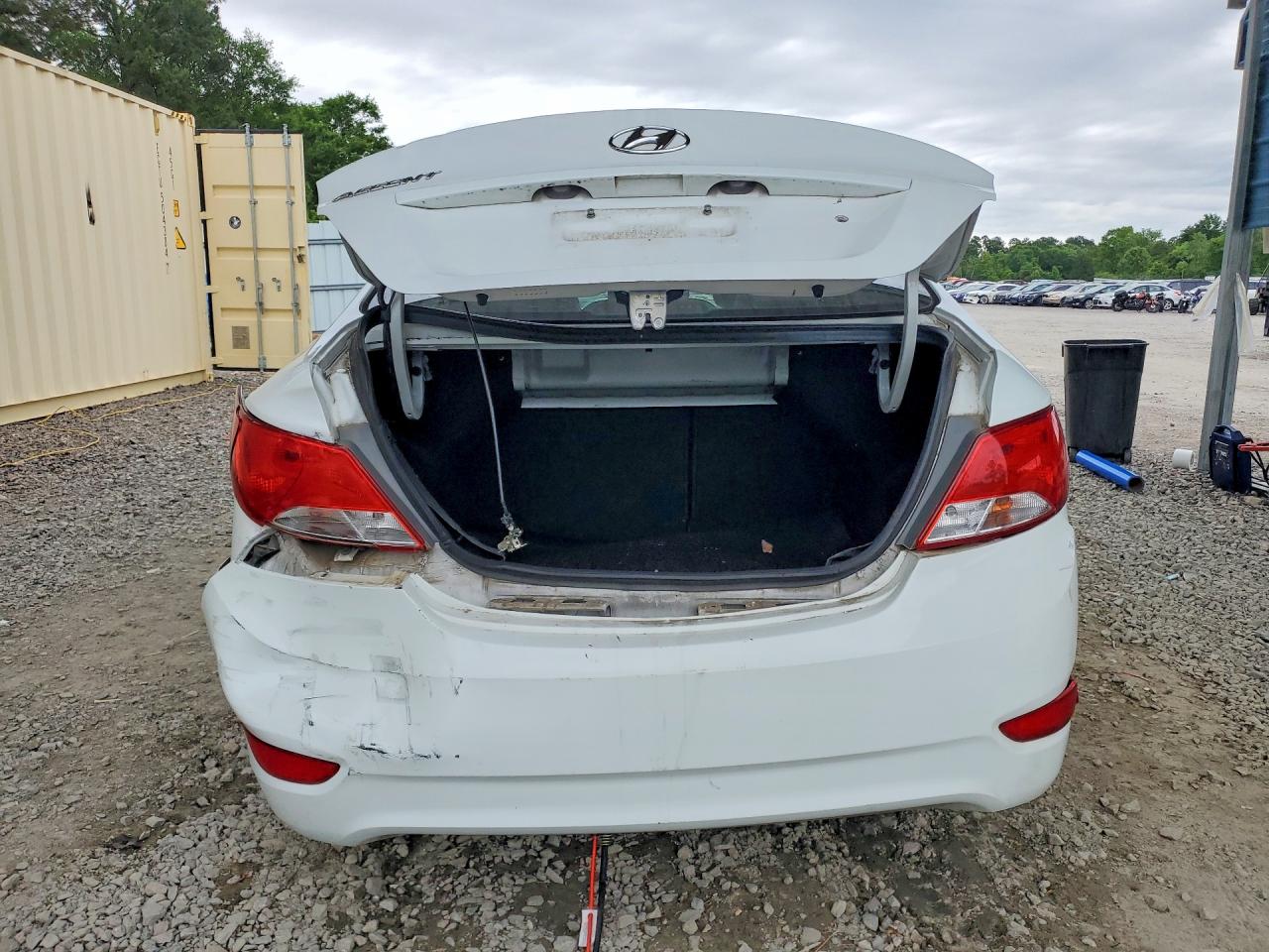 2015 HYUNDAI ACCENT GLS photo 11