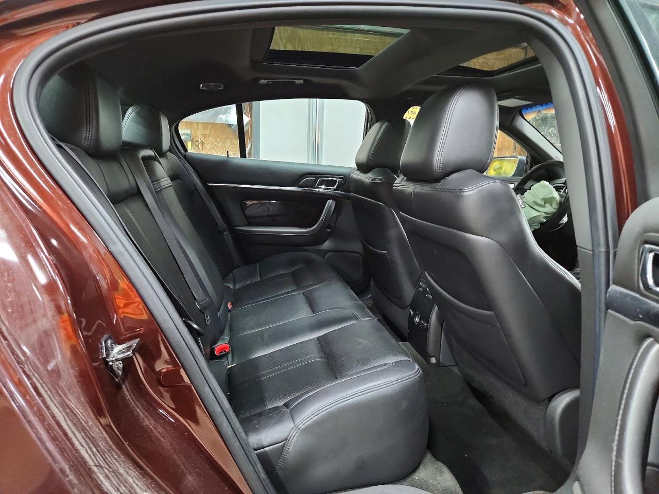 2012 LINCOLN MKS photo 19