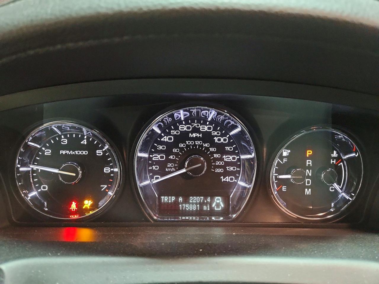 2012 LINCOLN MKS photo 17